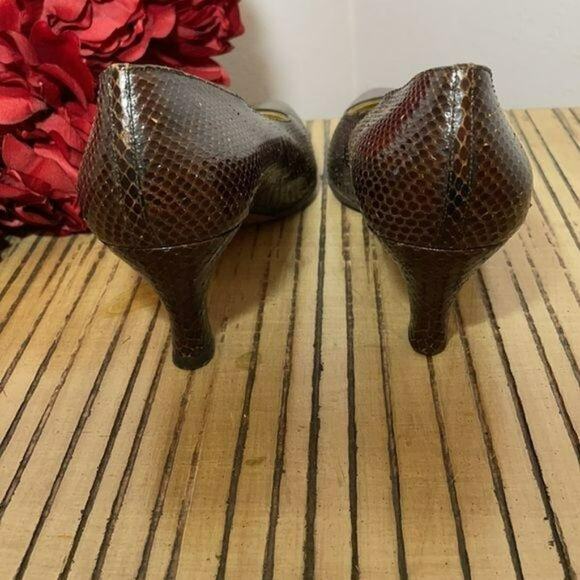 Bottega Veneta Vintage Brown Leather Kitten Heel Pumps Size  8 - Picture 4 of 6